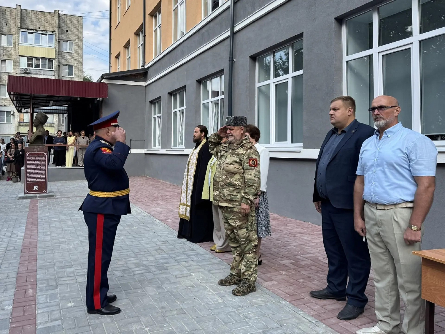 В «Казачьем кадетском корпусе имени графа И.И. Воронцова-Дашкова» в Тамбове состоялась торжественная линейка, посвященная Дню Знаний