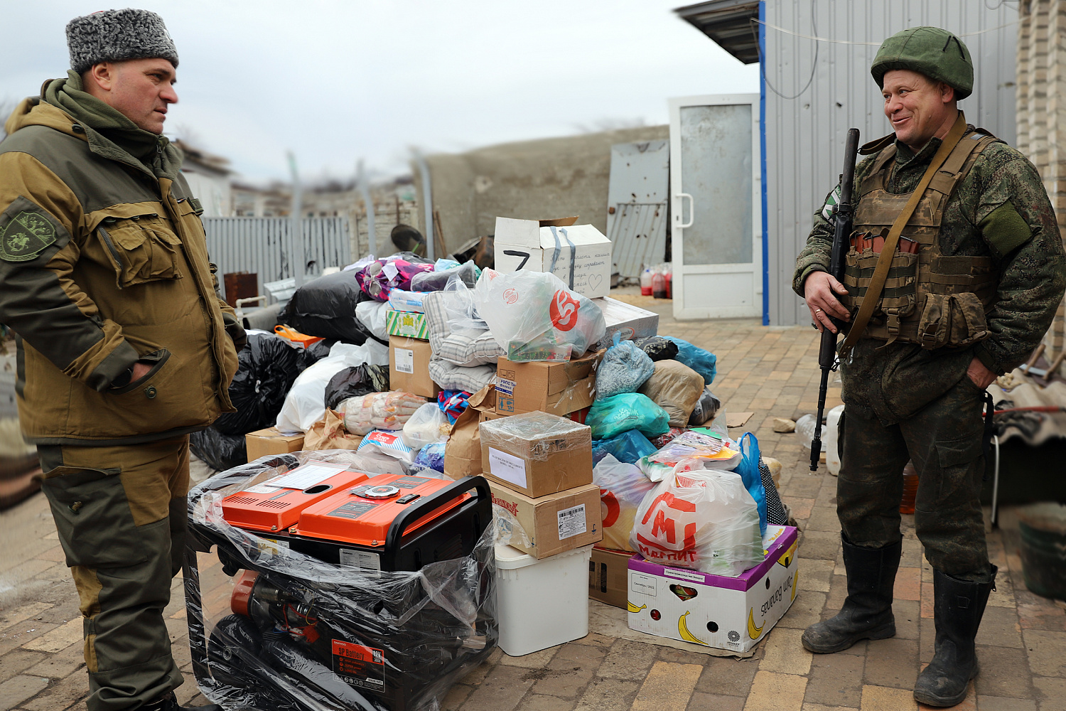 Гуманитарный груз конвоем из четырёх машин доставлен в Луганск