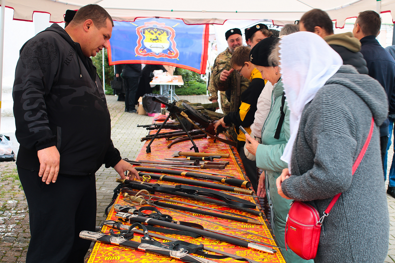 Под покровом омофора