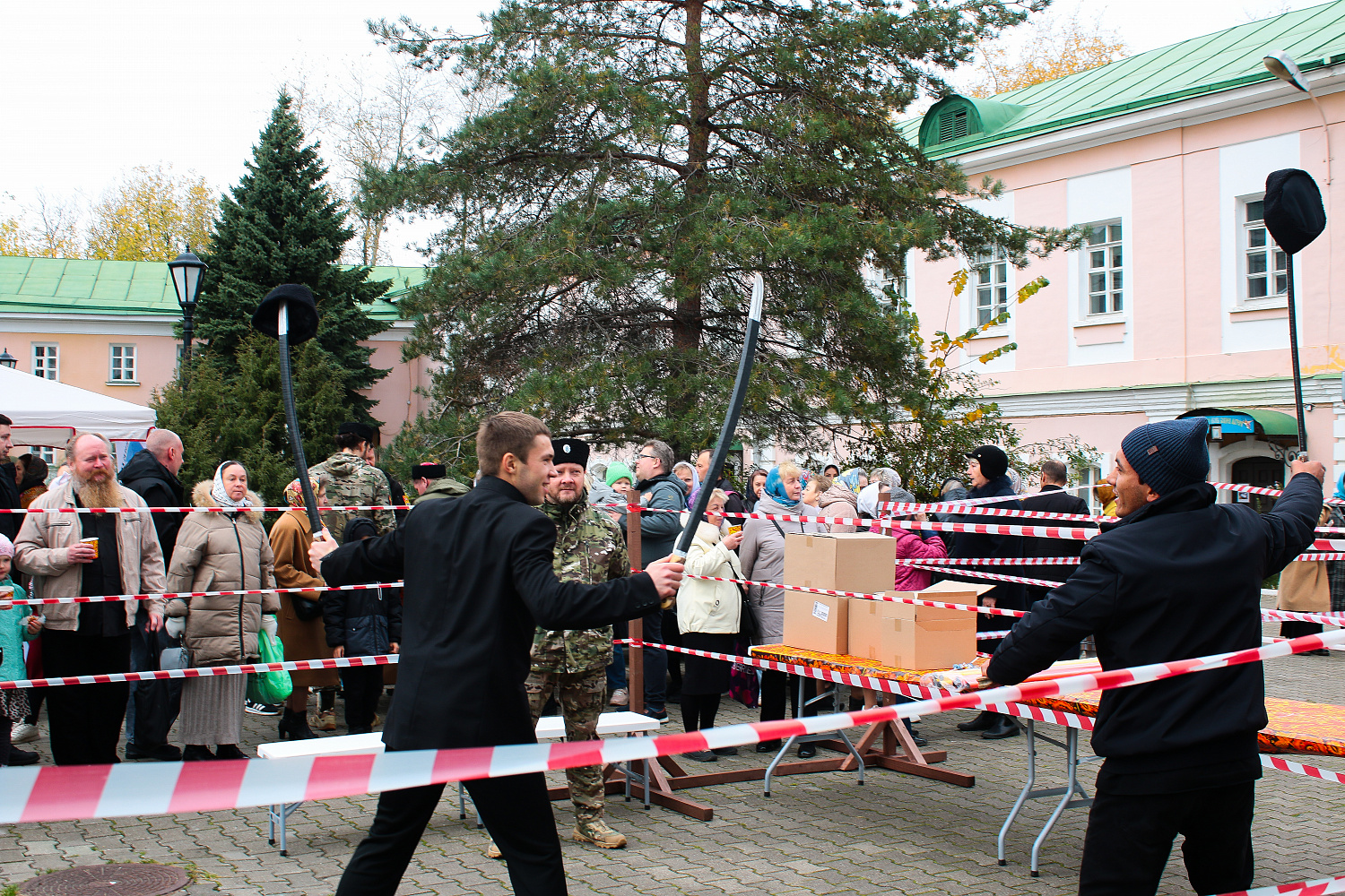 Под покровом омофора