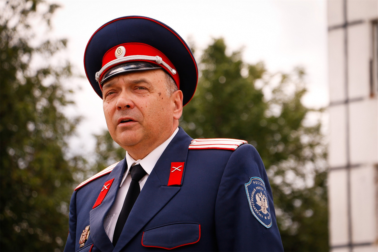 В День России военнослужащим-казакам вручили награды ВКО ЦКВ