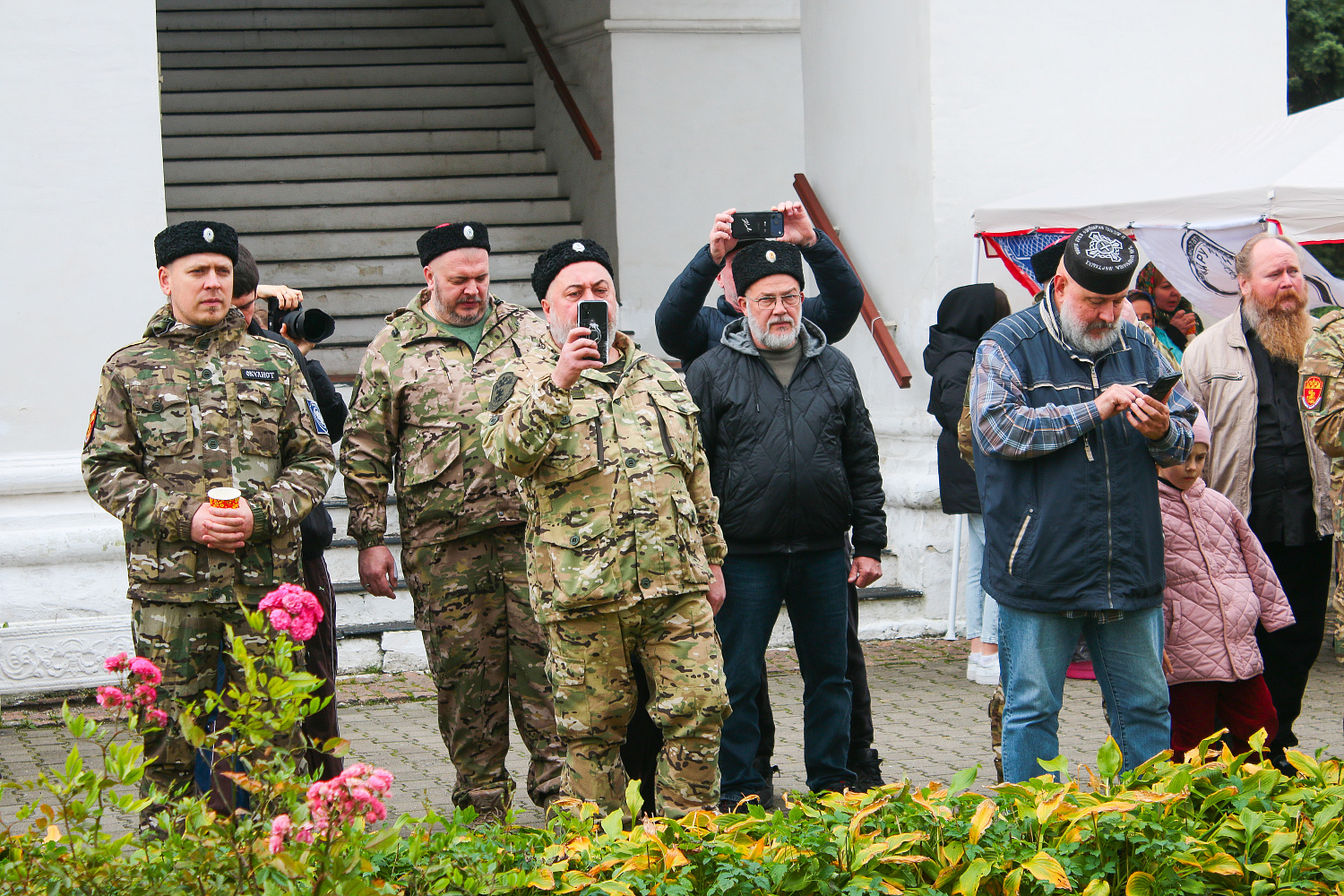 Под покровом омофора