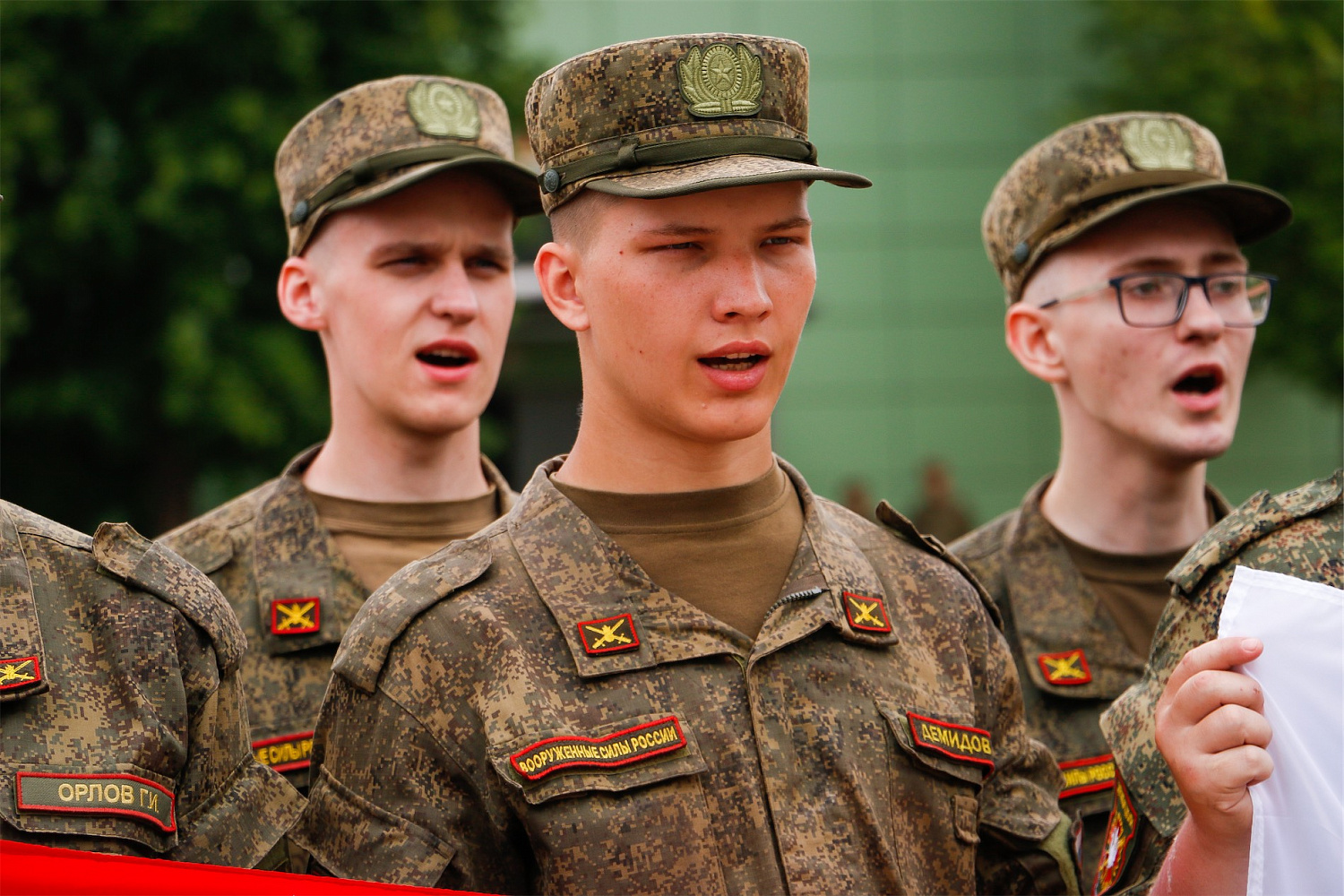 В День России военнослужащим-казакам вручили награды ВКО ЦКВ